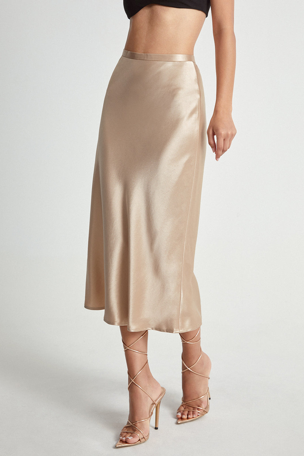 Jupe midi fluide en satin à taille haute