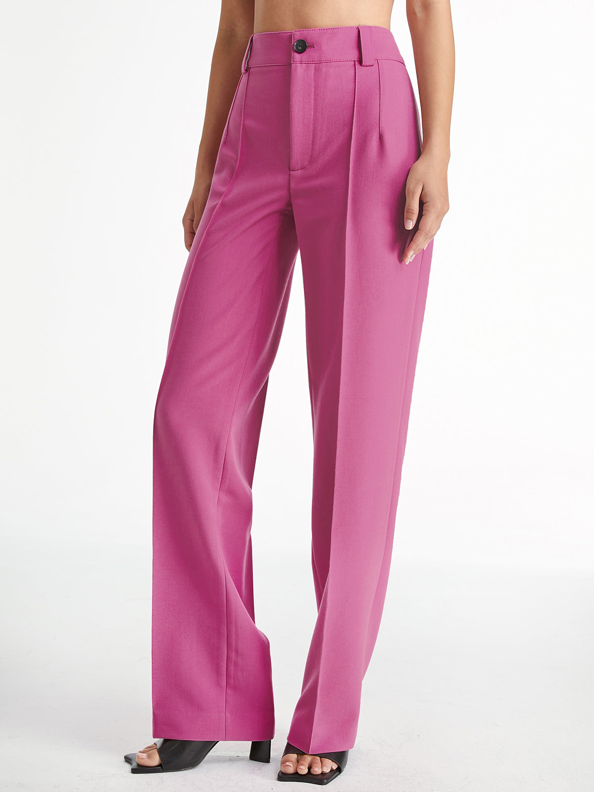 Pantalon droit à taille haute, plissé sur le devant, couleur unie