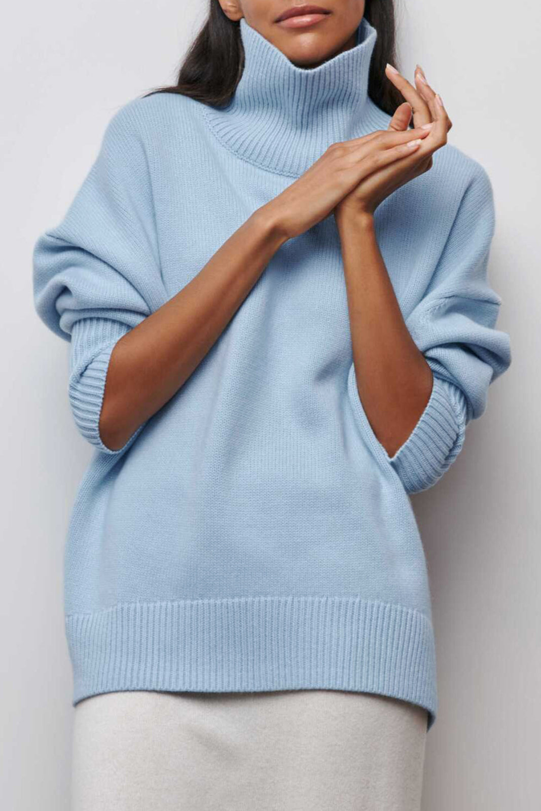Pull oversize à col roulé bleu ciel