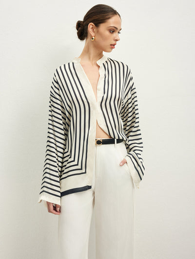Blouse confortable à boutons et rayures satinées