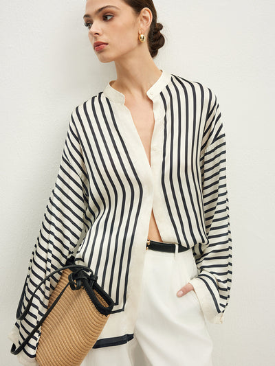Blouse confortable à boutons et rayures satinées