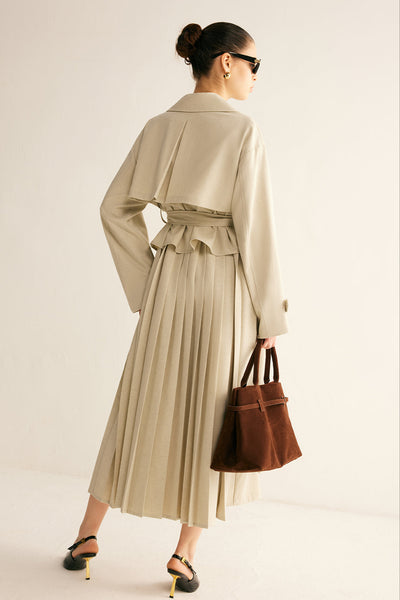 Élégant trench-coat plissé avec ceinture