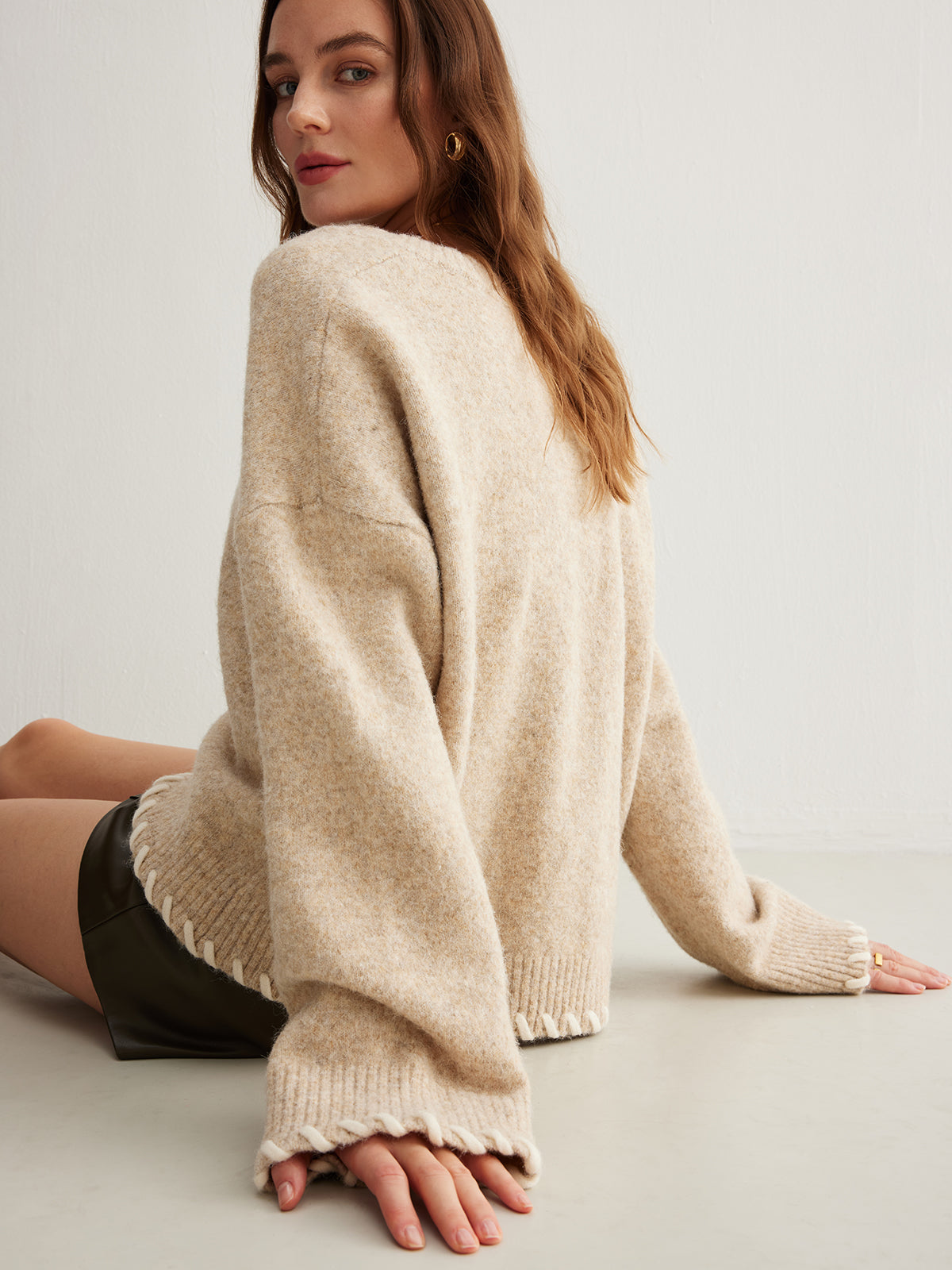 Pull en laine mélangée avec bordure brodée