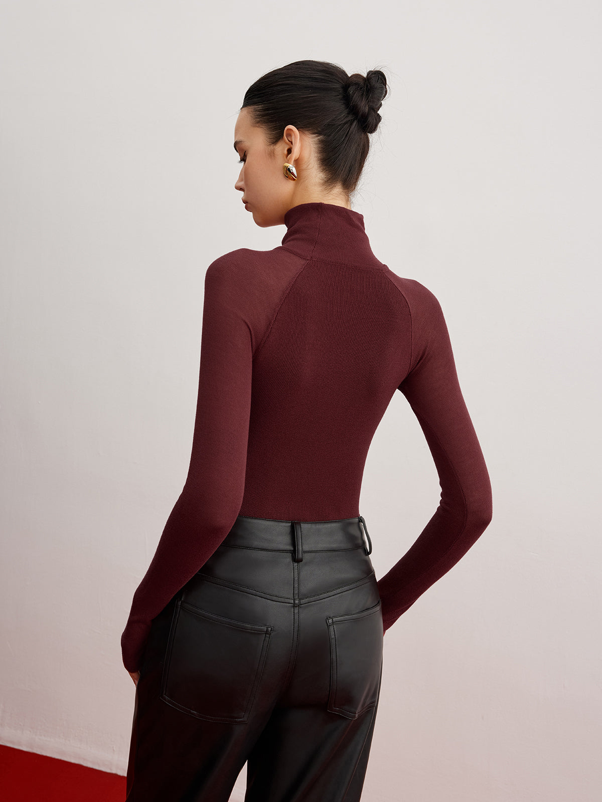 Pull skinny à manches transparentes