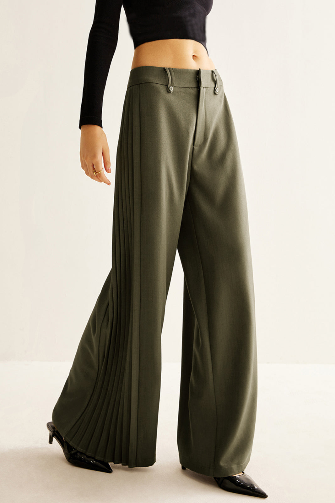 Pantalon large à plis latéraux