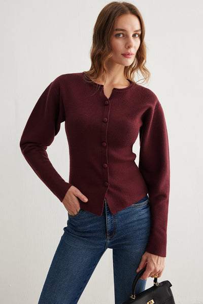 Pull côtelé à boutons et fente