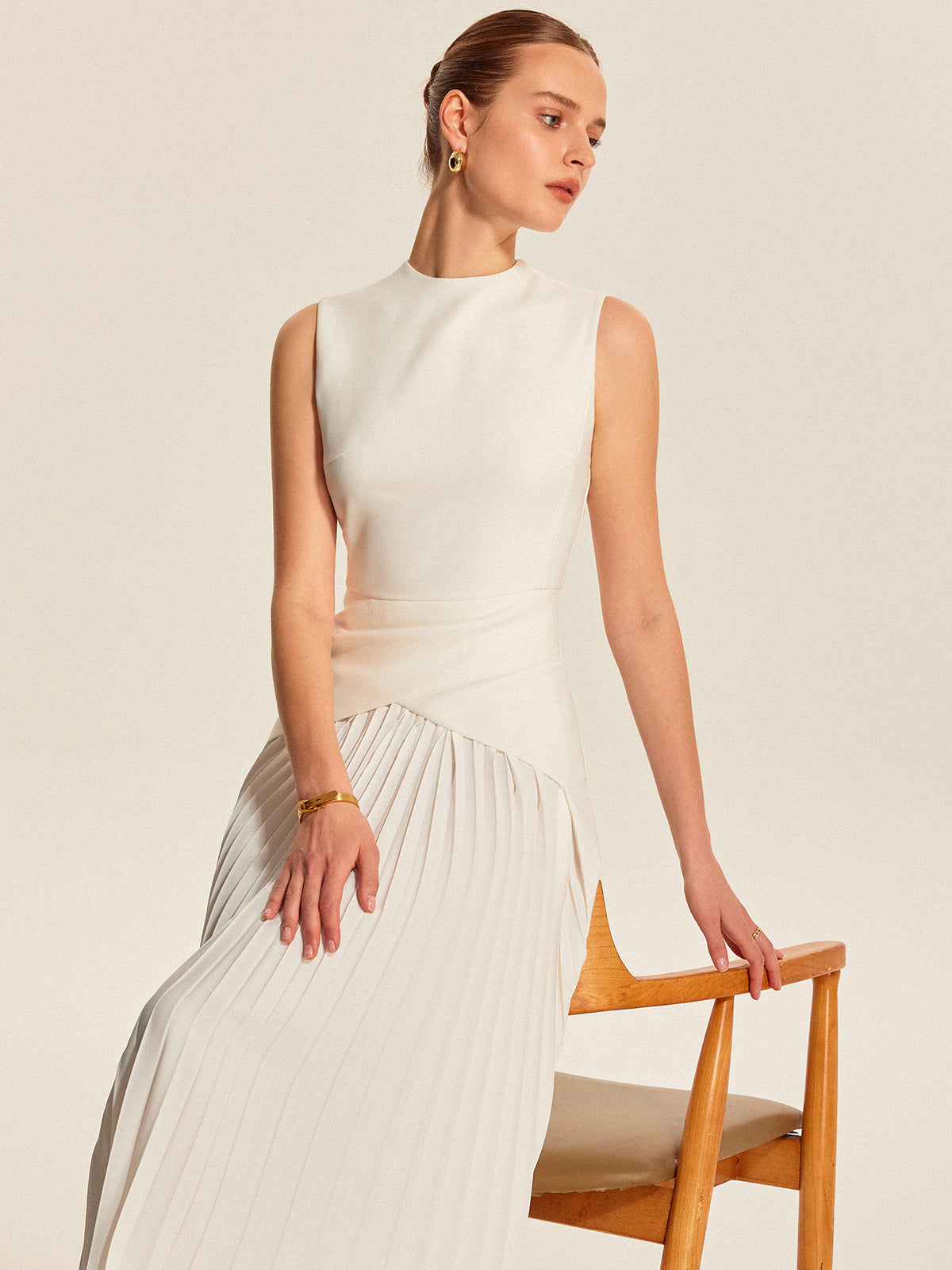 Robe plissée sans manches