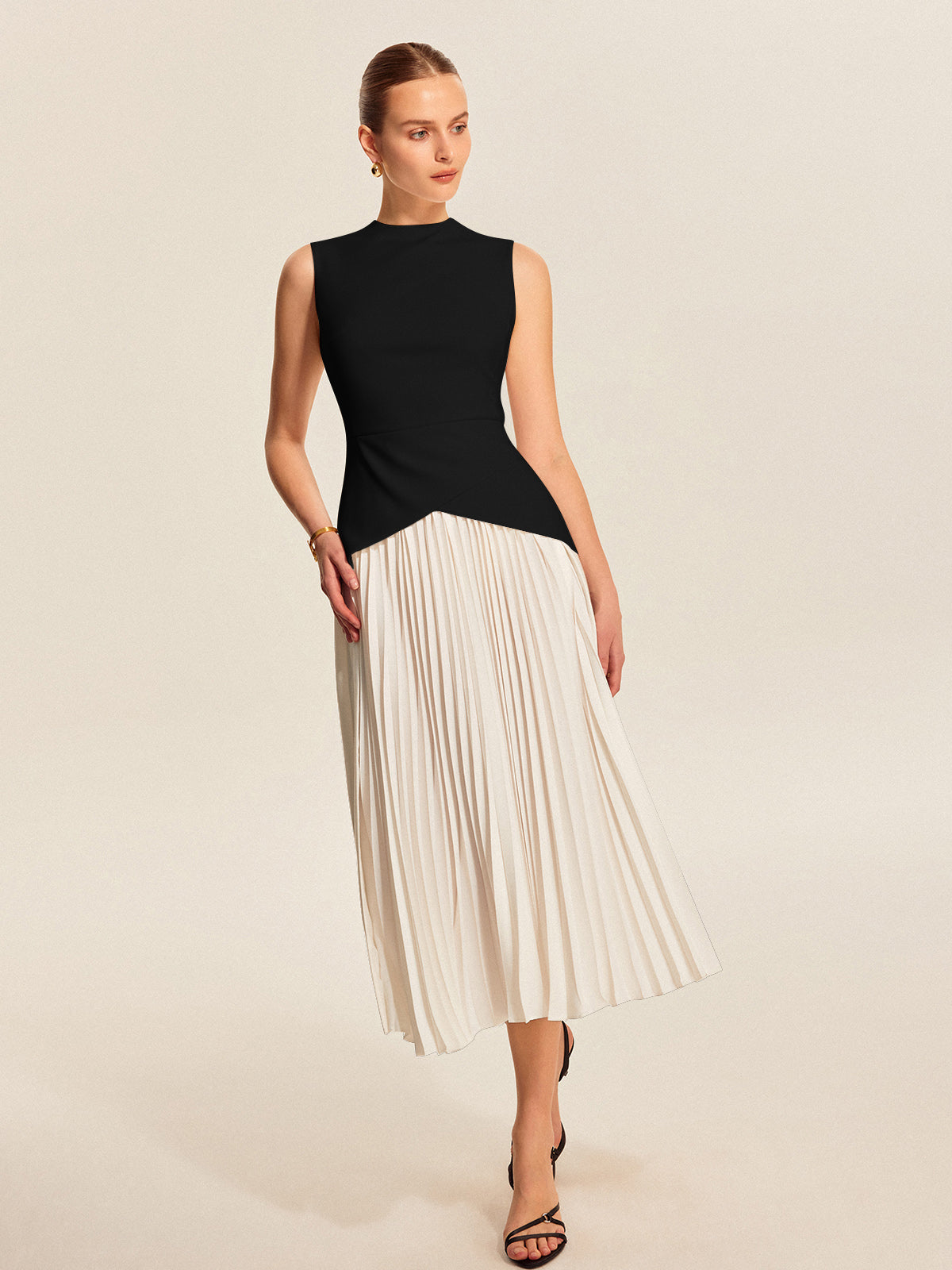 Robe plissée sans manches
