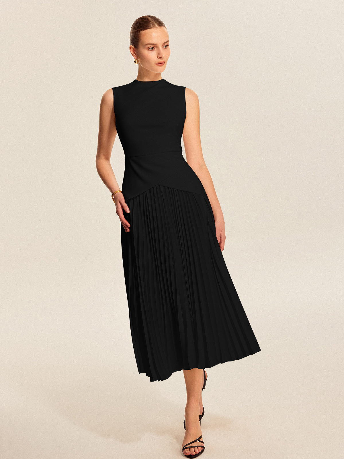 Robe plissée sans manches
