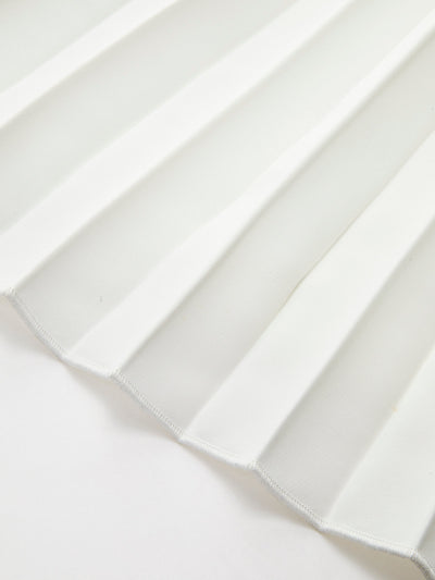 Robe plissée sans manches