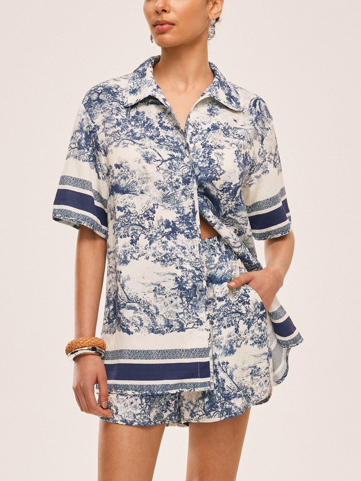 Ensemble short imprimé à bordures contrastées