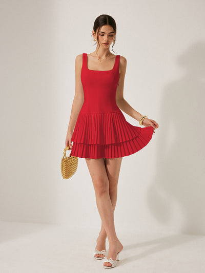 Robe plissée à encolure carrée