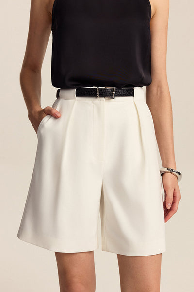 Short mi-taille plissé ceinturé