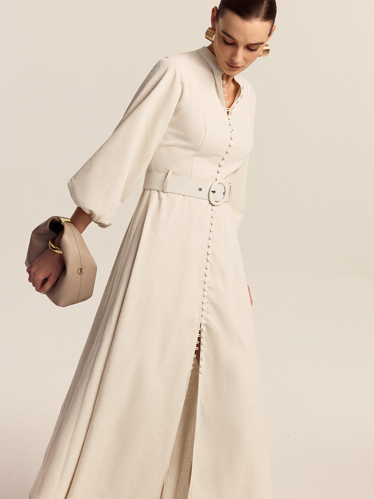 Robe longue à boutons sur le devant et ceinture