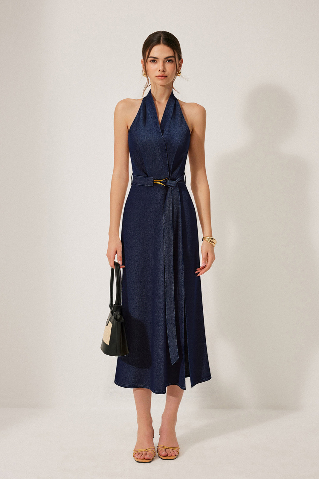 Robe midi en denim à ceinture et dos nu