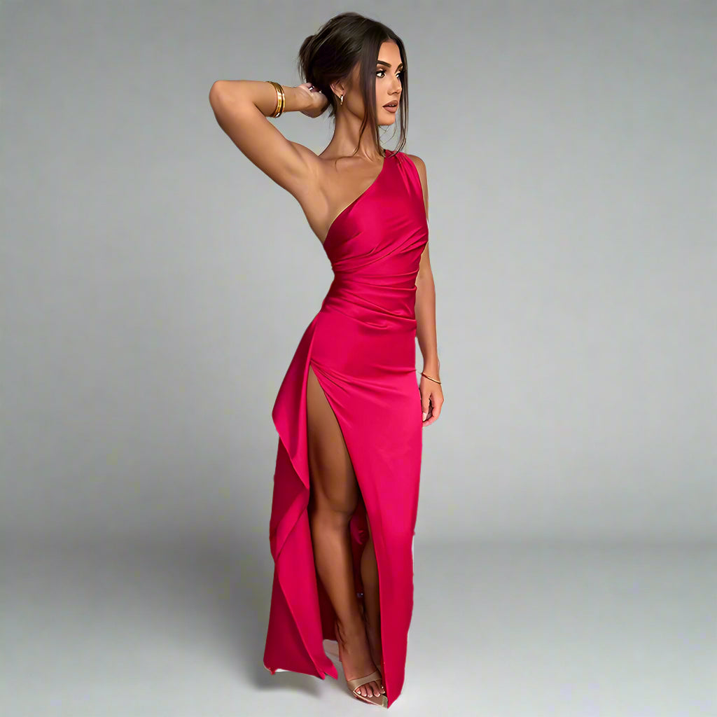 Robe en satin brillante